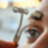 Innovative eyelash curling tool designed for modern grooming